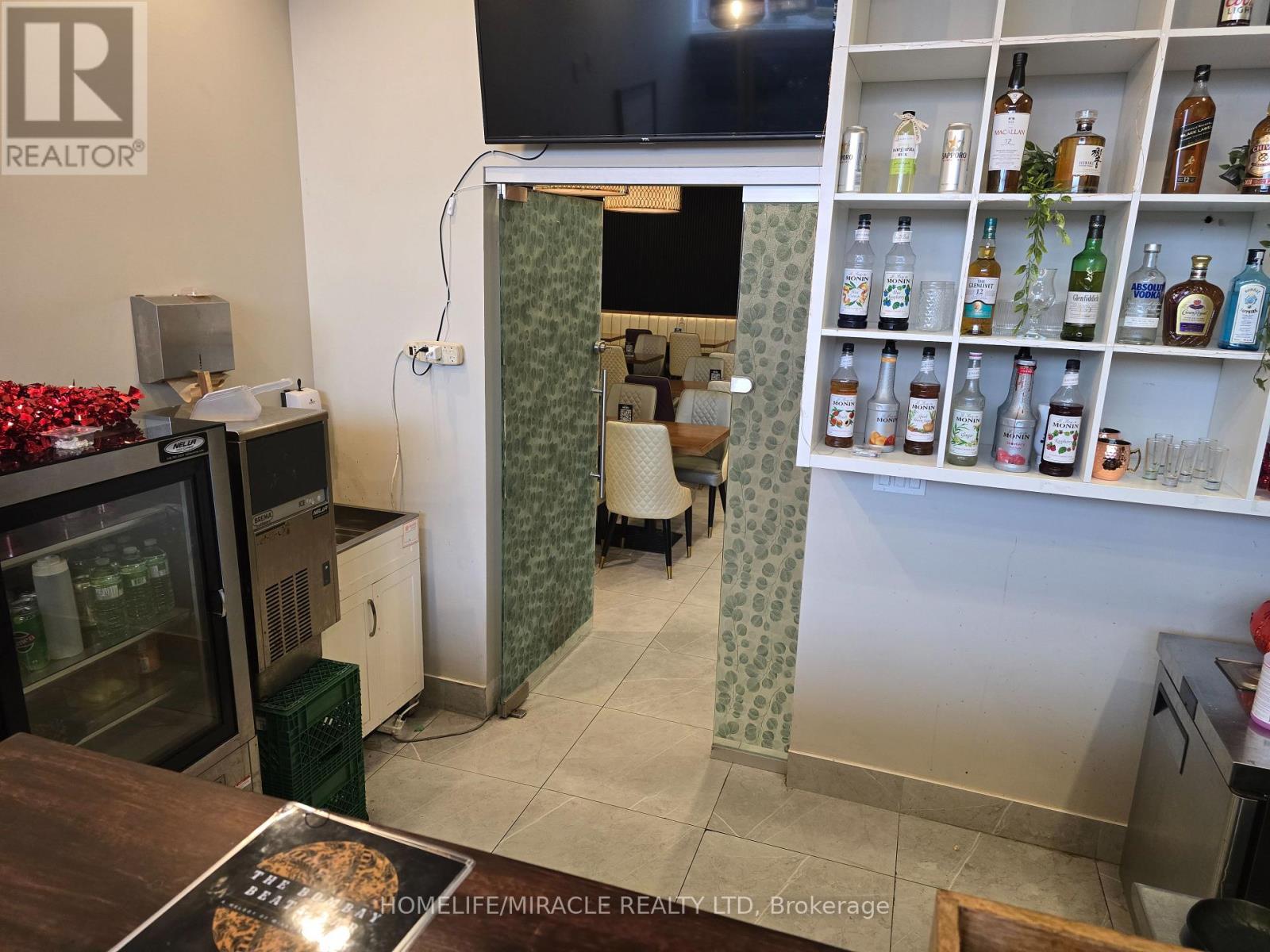 4 - 1400 Aimco Boulevard, Mississauga, Ontario  L4W 4K2 - Photo 7 - W12974224