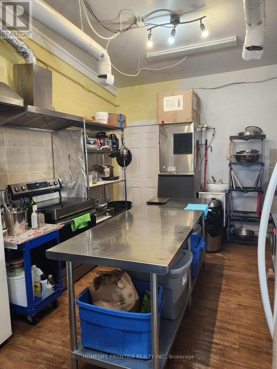 14 Main Street S, Lambton Shores, Ontario  N0M 1T0 - Photo 7 - X12871128