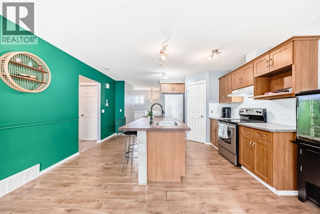 213 Hillvale Crescent, Strathmore, Alberta  T1P 1X6 - Photo 6 - A2299215