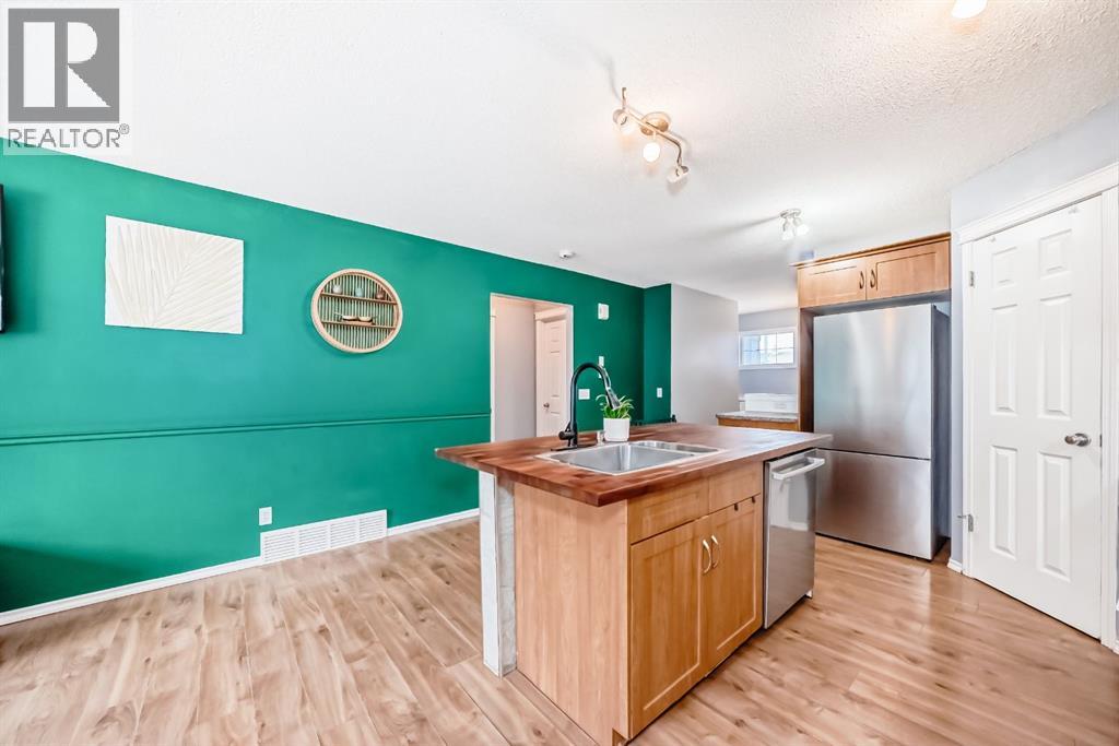 213 Hillvale Crescent, Strathmore, Alberta  T1P 1X6 - Photo 8 - A2299215