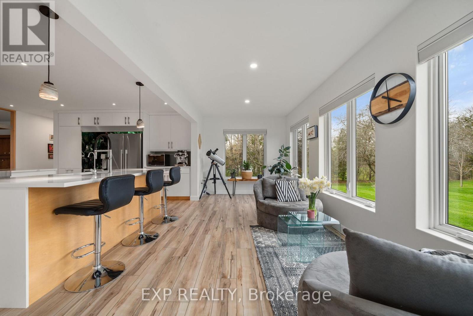 135 Hiscock Shores Road, Prince Edward County (Ameliasburg Ward), Ontario  K0K 1L0 - Photo 16 - X12571148