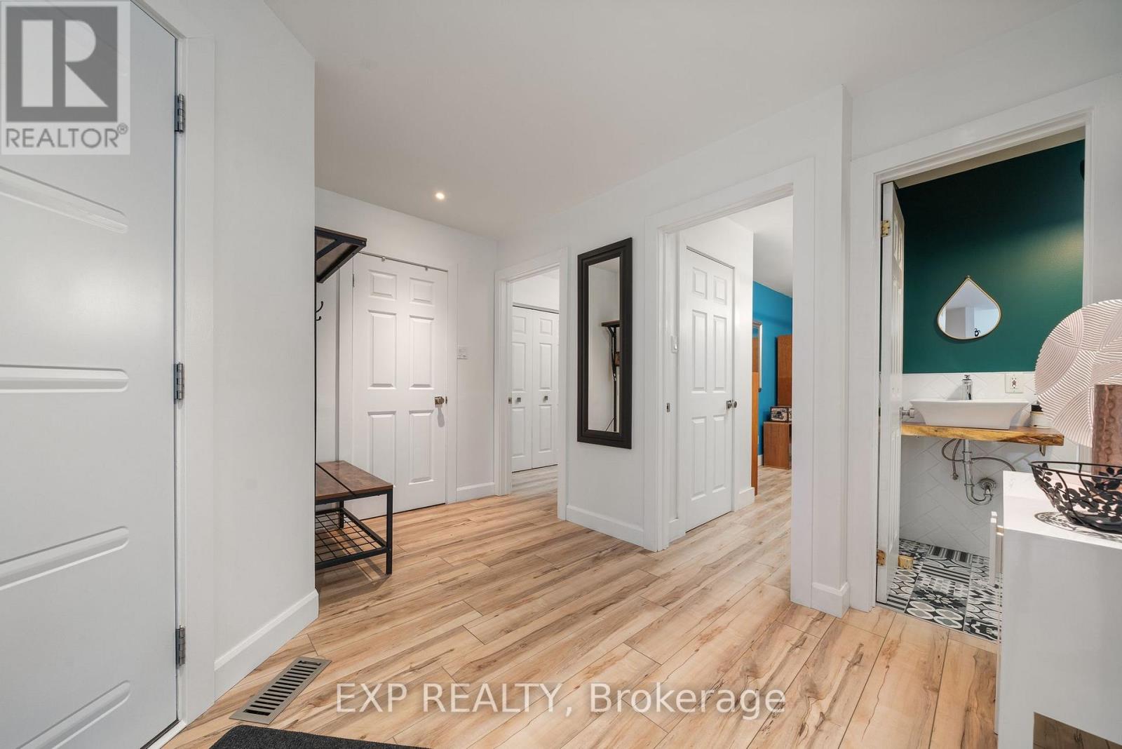 135 Hiscock Shores Road, Prince Edward County (Ameliasburg Ward), Ontario  K0K 1L0 - Photo 21 - X12571148