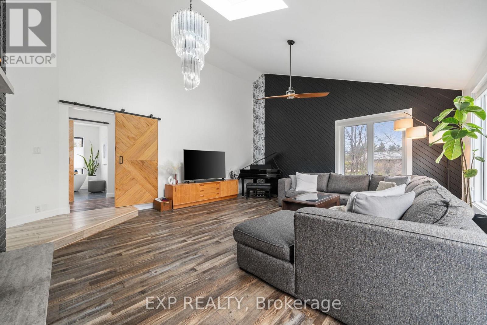 135 Hiscock Shores Road, Prince Edward County (Ameliasburg Ward), Ontario  K0K 1L0 - Photo 19 - X12571148