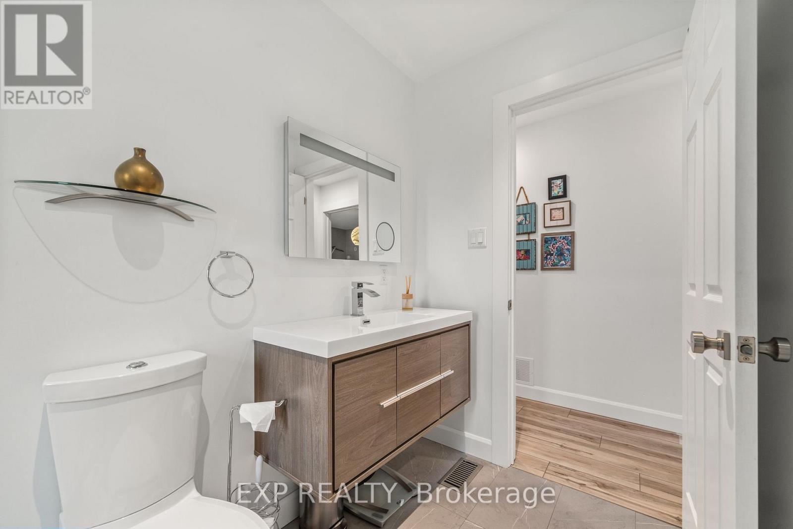 135 Hiscock Shores Road, Prince Edward County (Ameliasburg Ward), Ontario  K0K 1L0 - Photo 29 - X12571148