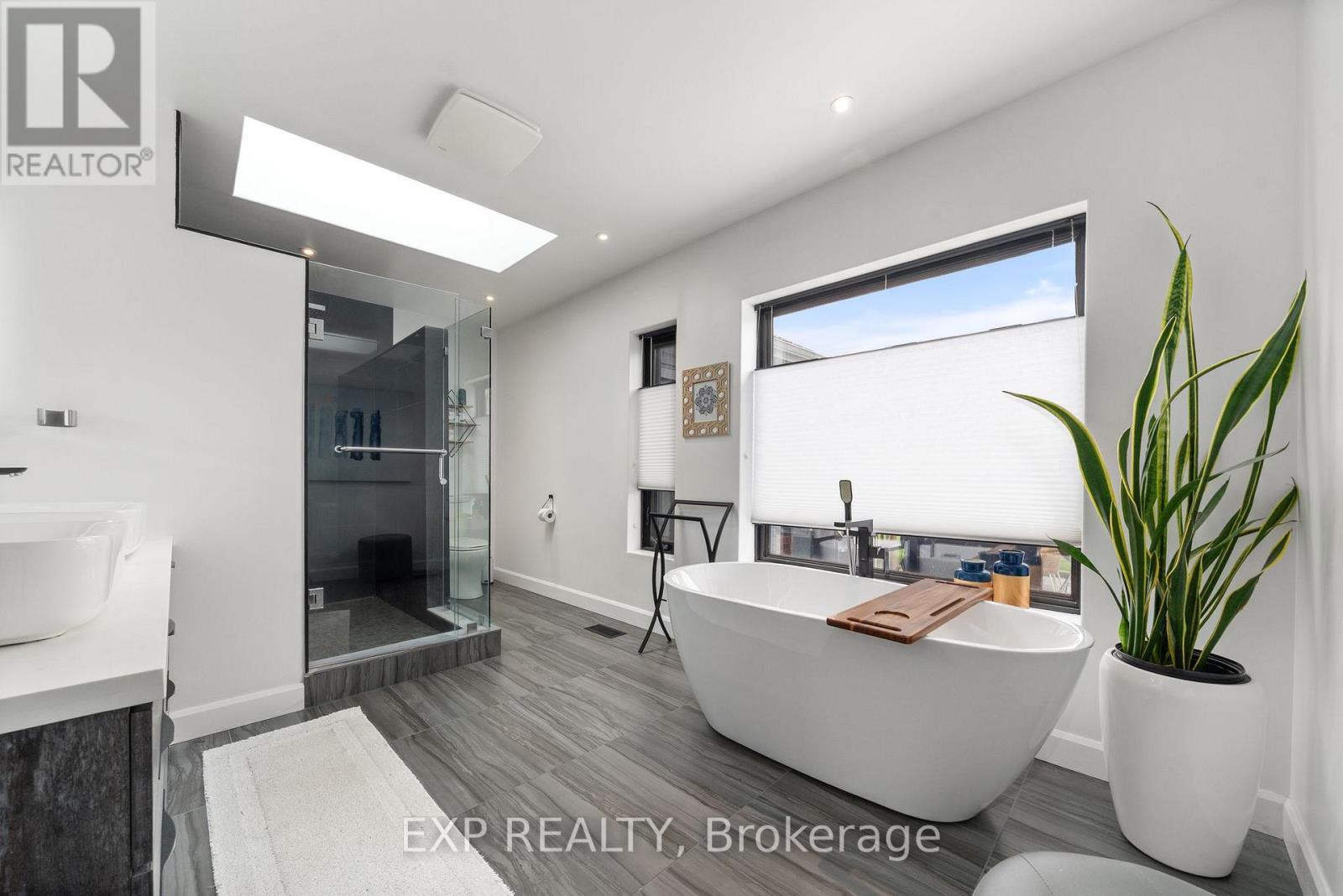 135 Hiscock Shores Road, Prince Edward County (Ameliasburg Ward), Ontario  K0K 1L0 - Photo 36 - X12571148