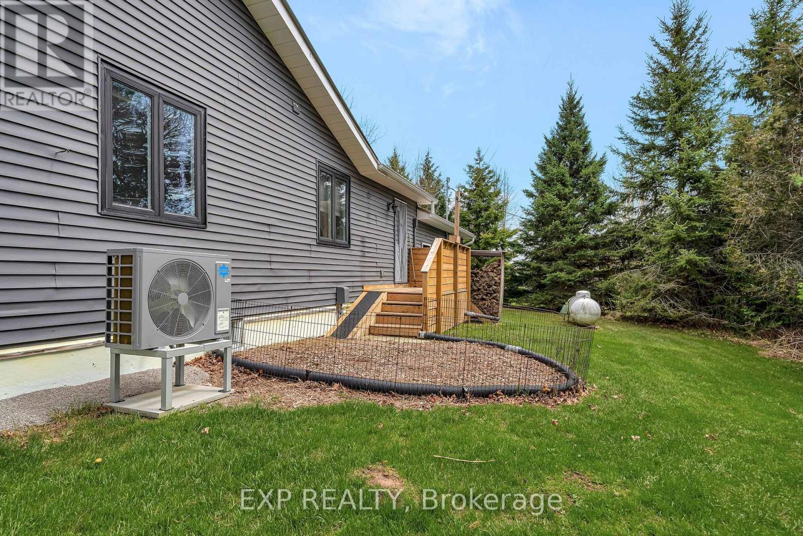 135 Hiscock Shores Road, Prince Edward County (Ameliasburg Ward), Ontario  K0K 1L0 - Photo 48 - X12571148