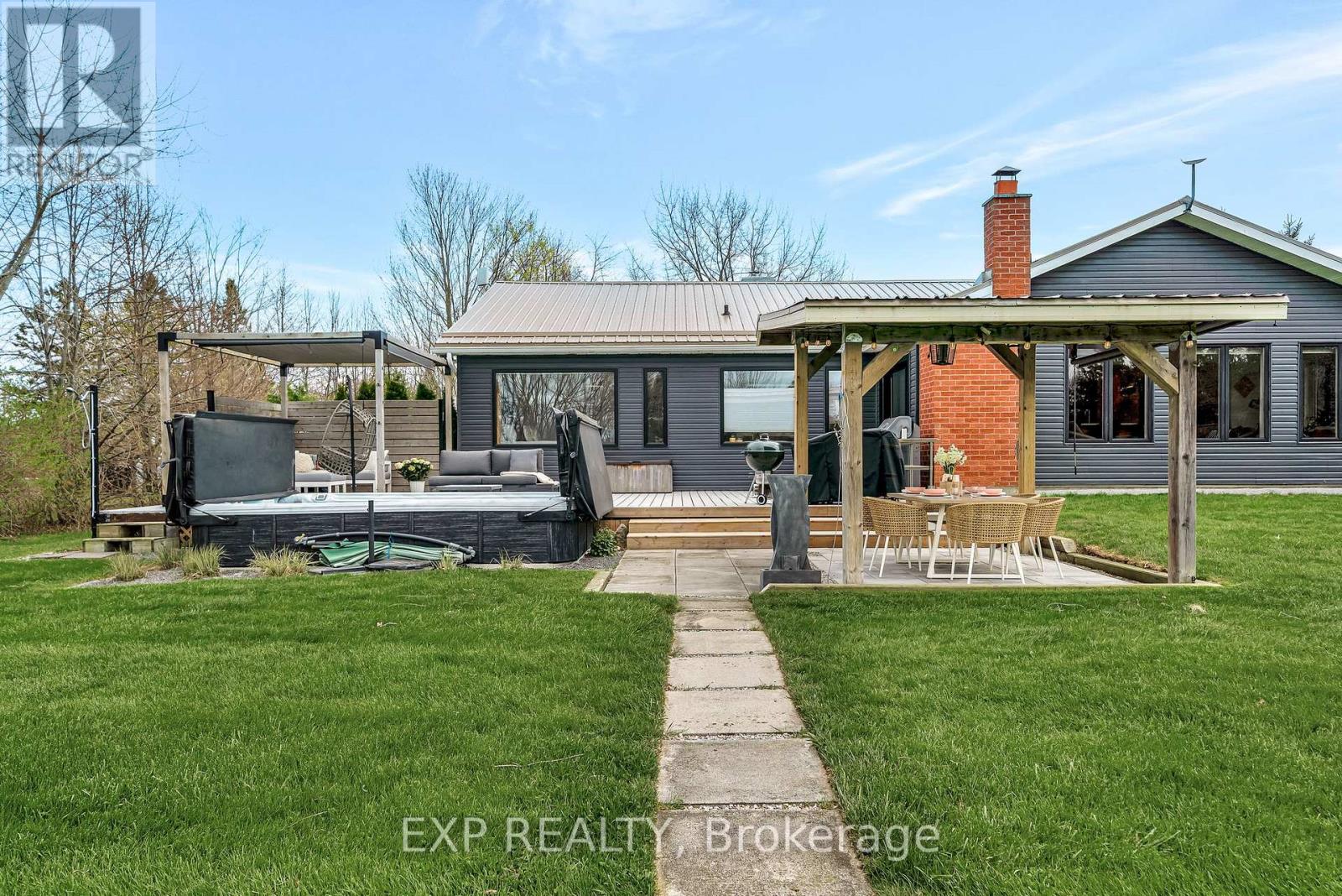 135 Hiscock Shores Road, Prince Edward County (Ameliasburg Ward), Ontario  K0K 1L0 - Photo 47 - X12571148