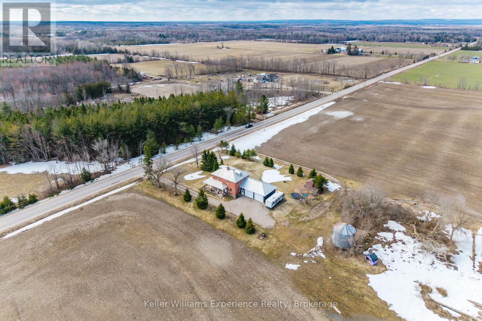 2936 Flos 6 Road W, Springwater, Ontario  L0L 1P0 - Photo 3 - S12975196