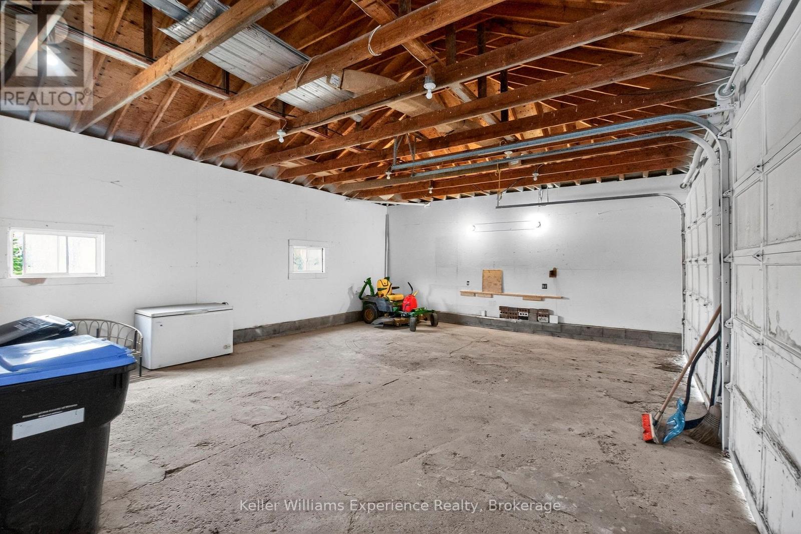 2936 Flos 6 Road W, Springwater, Ontario  L0L 1P0 - Photo 33 - S12975196