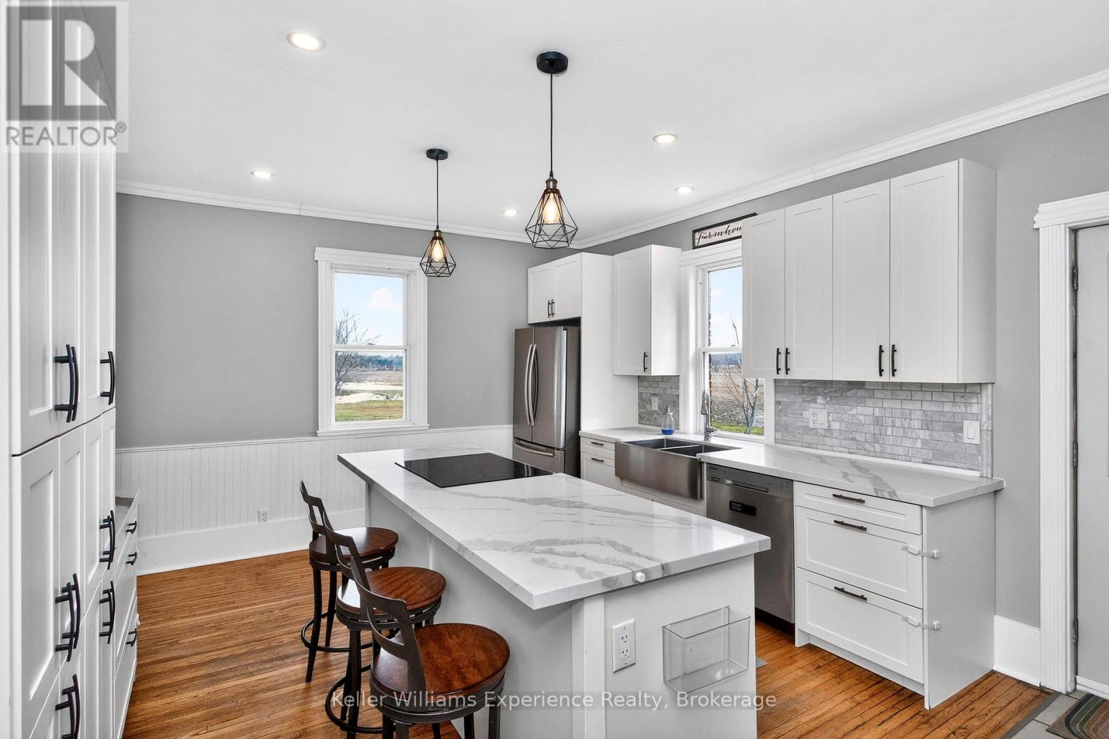 2936 Flos 6 Road W, Springwater, Ontario  L0L 1P0 - Photo 4 - S12975196