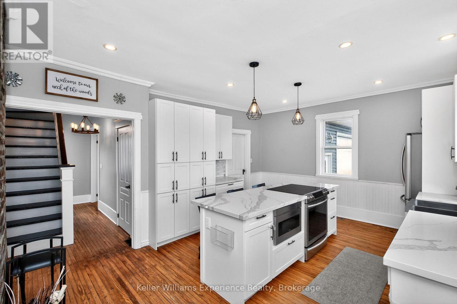 2936 Flos 6 Road W, Springwater, Ontario  L0L 1P0 - Photo 6 - S12975196