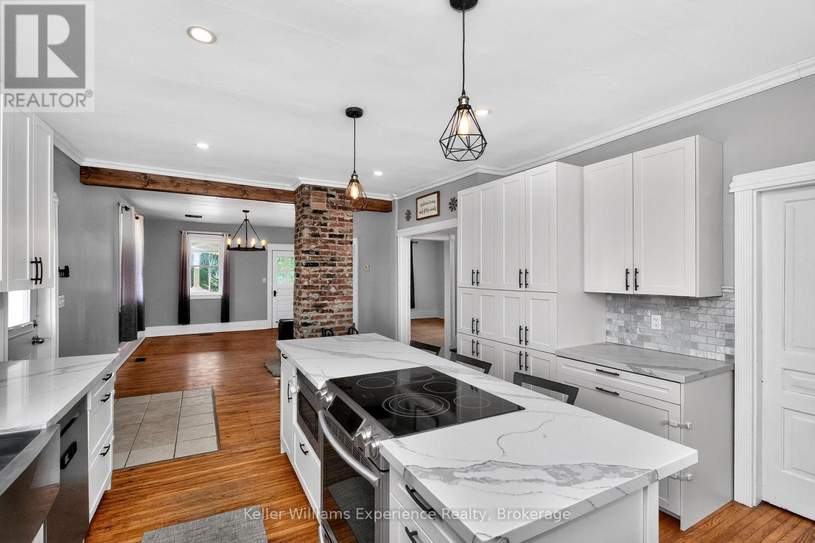 2936 Flos 6 Road W, Springwater, Ontario  L0L 1P0 - Photo 7 - S12975196