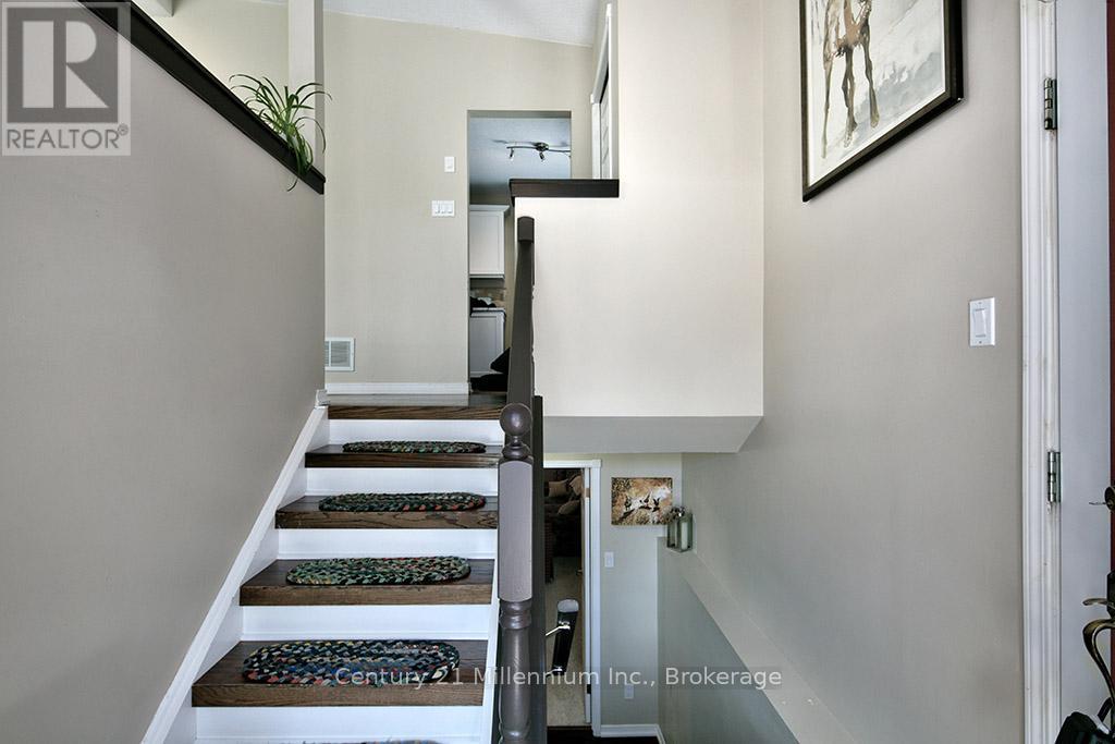 5 Reid Crescent, Collingwood, Ontario  L9Y 4T6 - Photo 4 - S12975242