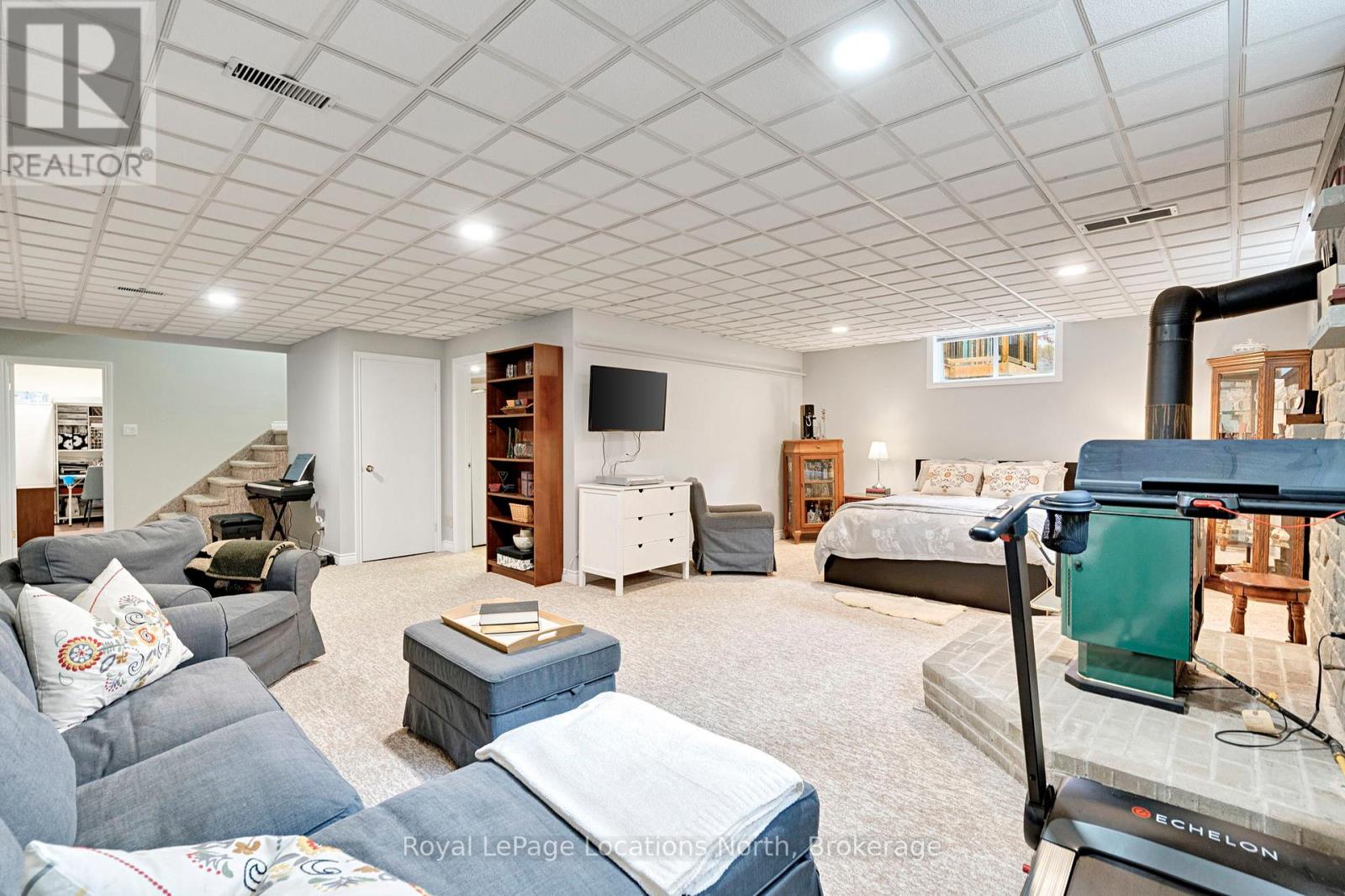 266 45th Street S, Wasaga Beach, Ontario  L9Z 1R3 - Photo 35 - S12975336