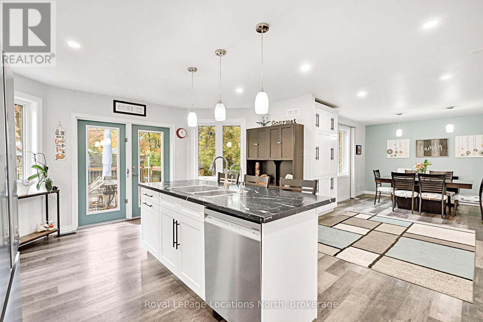 266 45th Street S, Wasaga Beach, Ontario  L9Z 1R3 - Photo 6 - S12975336