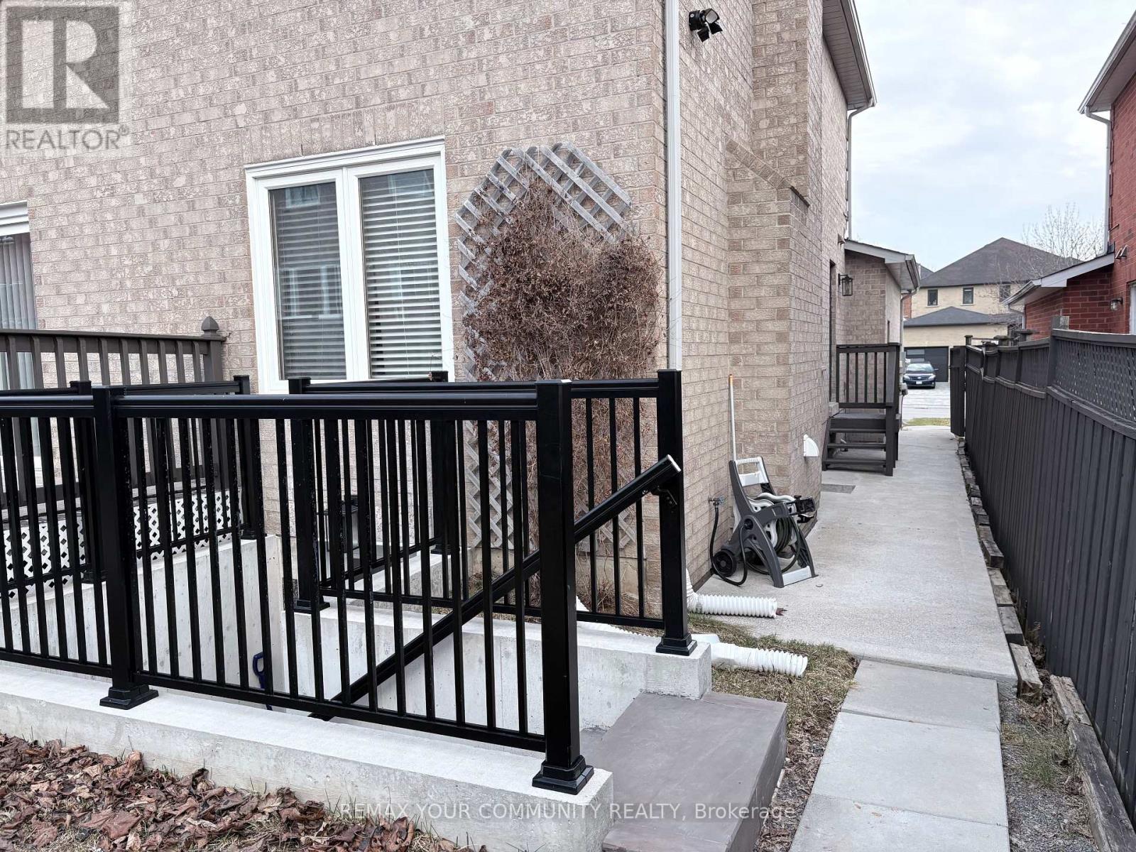 Basement - 39 Nelson Circle, Newmarket, Ontario  L3X 1R1 - Photo 3 - N12975130