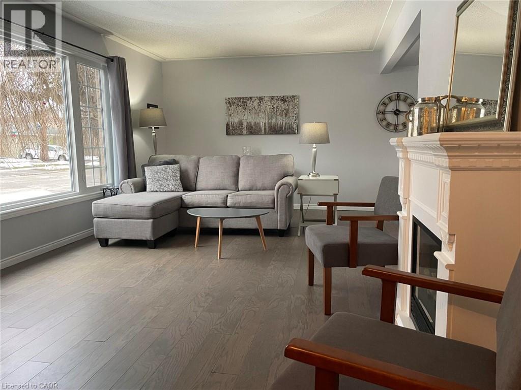 31 Blackfriar Lane, Brantford, Ontario  N3R 7M2 - Photo 2 - 40818822