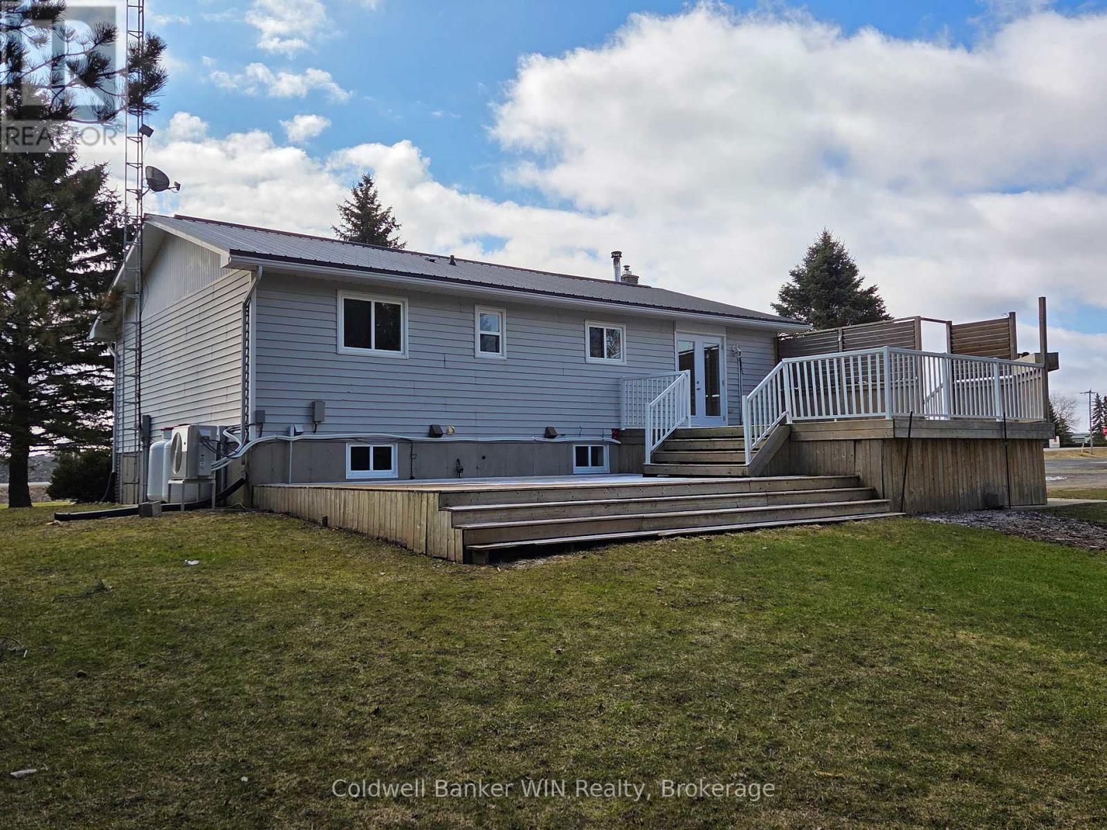 7324 5 Side Road E, Wellington North, Ontario  N0G 2L0 - Photo 3 - X12975204