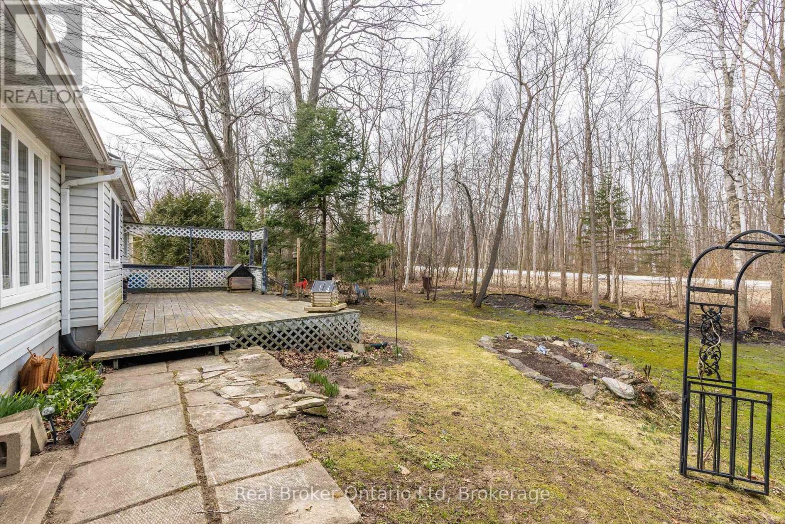 14 Mapleport Crescent S, South Bruce Peninsula, Ontario  N0H 2G0 - Photo 25 - X12975240