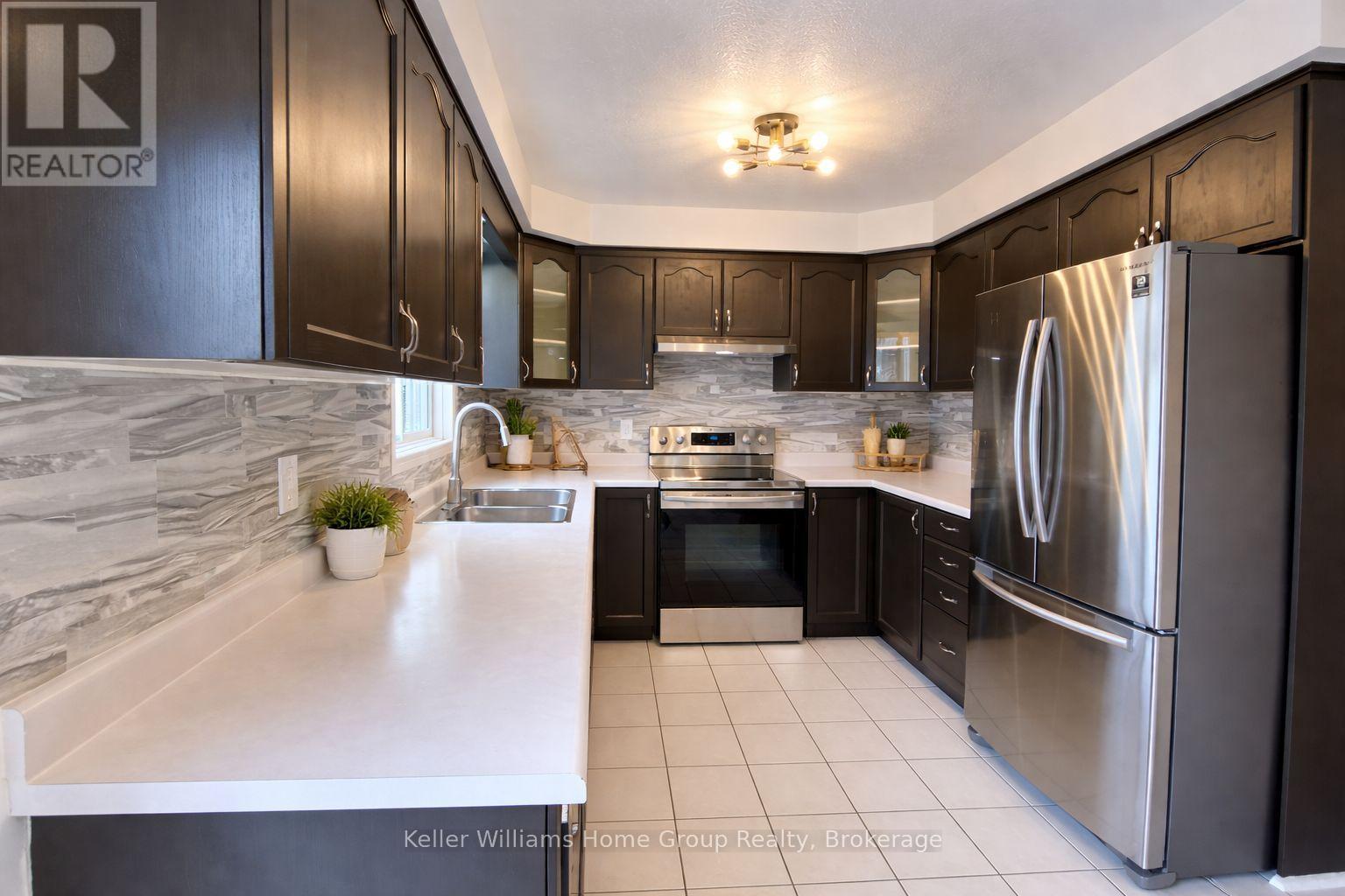 79 Hazelwood Crescent, Cambridge, Ontario  N1R 8A4 - Photo 5 - X12975244