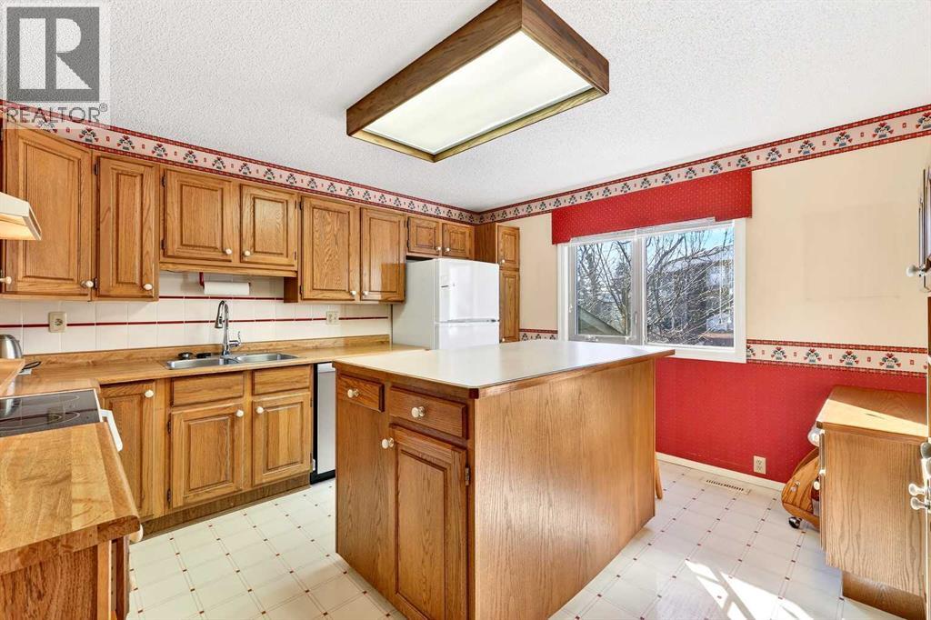 172 Glamis Terrace Sw, Calgary, Alberta  T3E 6V3 - Photo 15 - A2290746