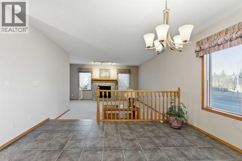 531 Sierra Morena Court Sw, Calgary, Alberta  T3H 3C2 - Photo 14 - A2297449