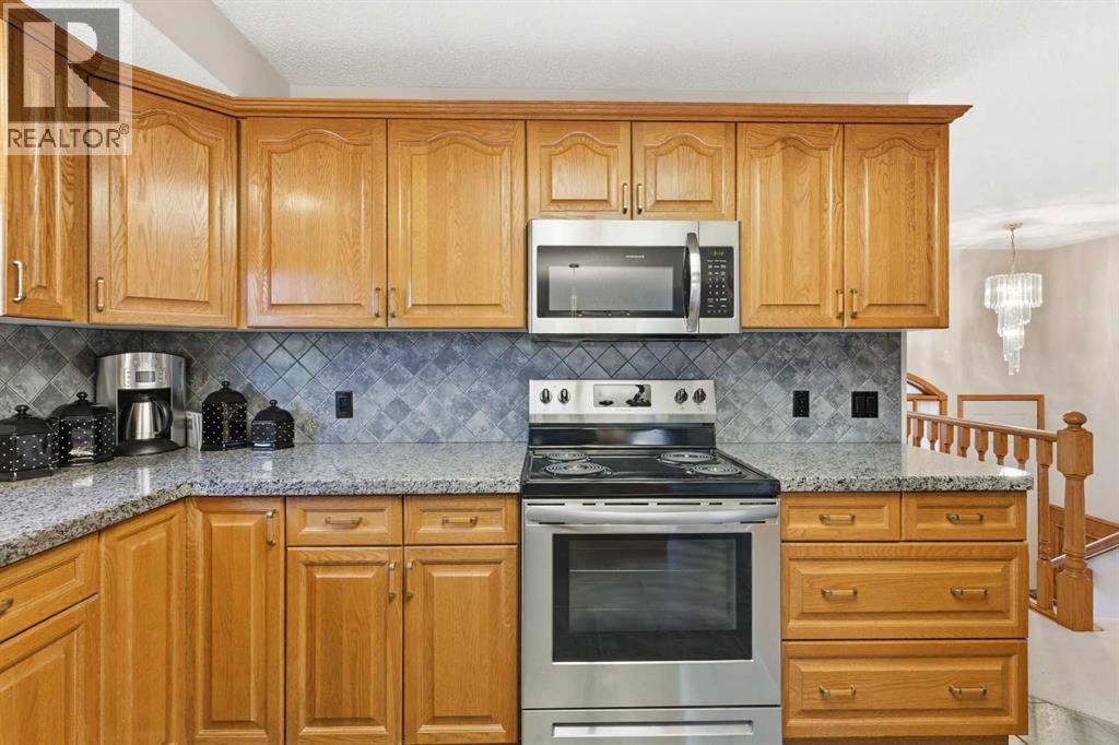 531 Sierra Morena Court Sw, Calgary, Alberta  T3H 3C2 - Photo 7 - A2297449