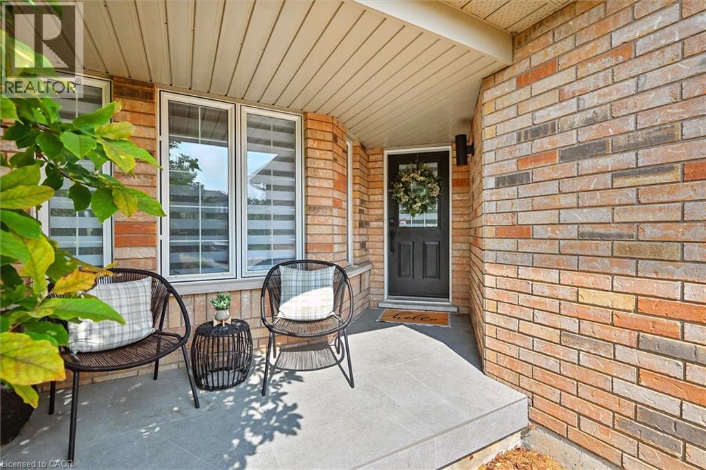 17 Fenwick Place, Waterdown, Ontario  L0R 2H5 - Photo 5 - 40818161