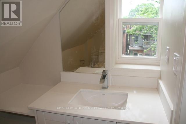 6 - 115 Madison Avenue, Toronto, Ontario  M5R 2S3 - Photo 11 - C12975212