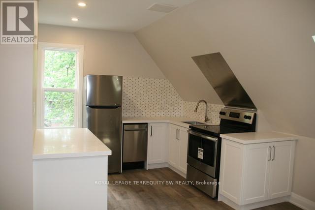 6 - 115 Madison Avenue, Toronto, Ontario  M5R 2S3 - Photo 2 - C12975212