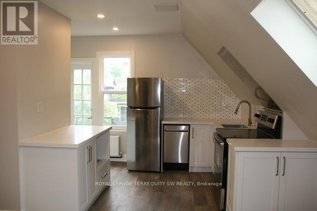 6 - 115 Madison Avenue, Toronto, Ontario  M5R 2S3 - Photo 3 - C12975212