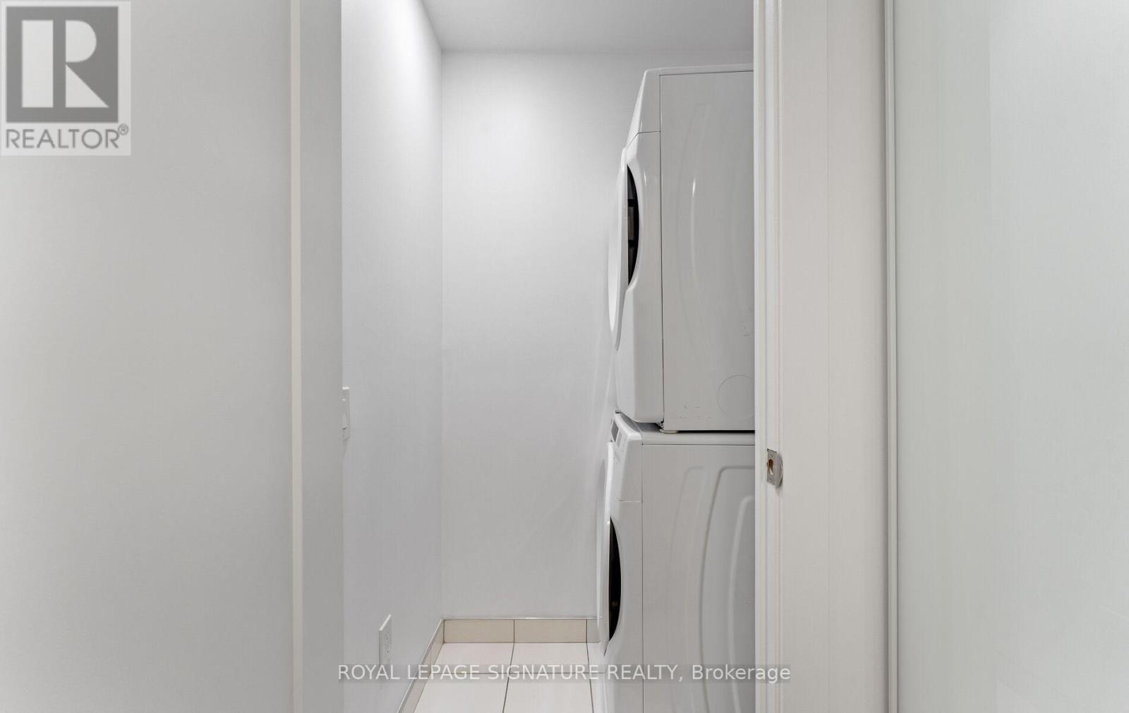 213 - 80 Vanauley Street, Toronto, Ontario  M5T 0C9 - Photo 17 - C12975284