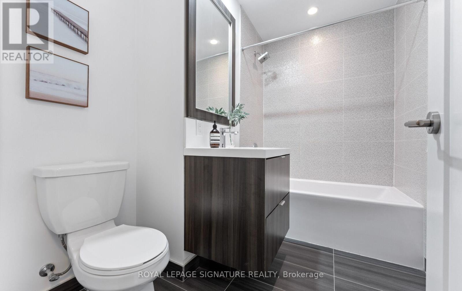 213 - 80 Vanauley Street, Toronto, Ontario  M5T 0C9 - Photo 18 - C12975284