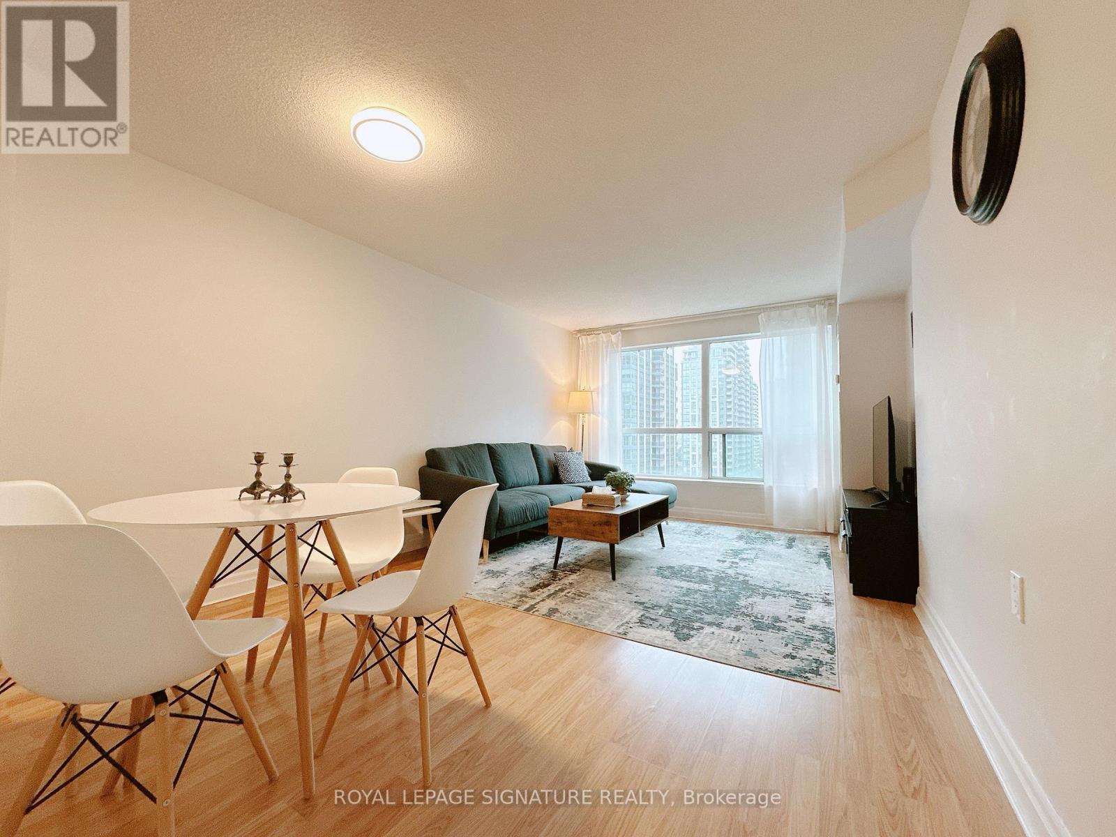 905 - 21 HILLCREST AVENUE, Toronto, Ontario