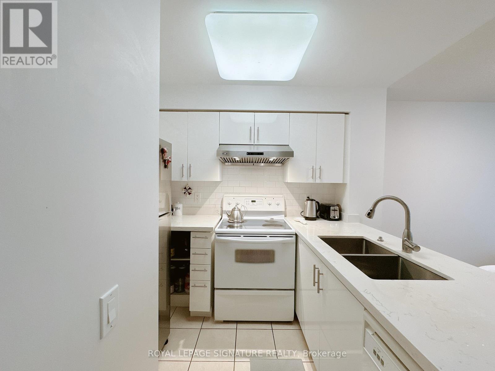 905 - 21 Hillcrest Avenue, Toronto, Ontario M2N 7K2 - Photo 7 - C12975292