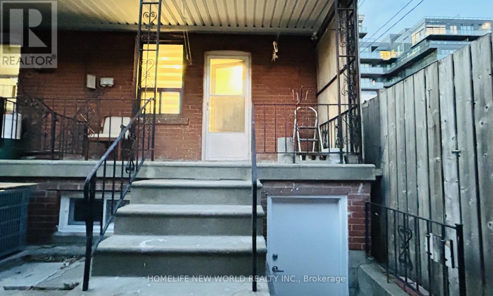 509 Dupont Street, Toronto, Ontario M6G 1Y6 - Photo 34 - C12975330