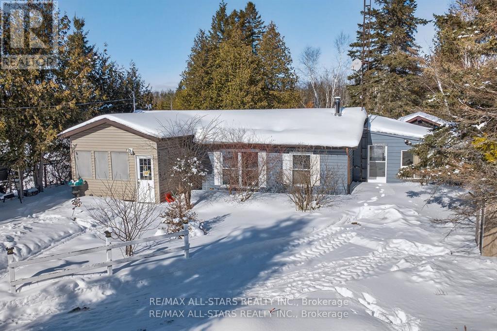 220 Mcguire Beach Road, Kawartha Lakes, Ontario K0M 2B0 - Photo 4 - X12975276