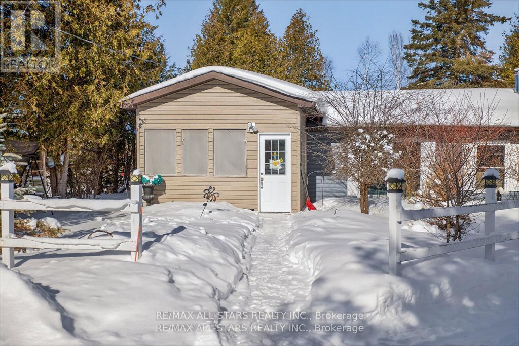 220 Mcguire Beach Road, Kawartha Lakes, Ontario K0M 2B0 - Photo 5 - X12975276