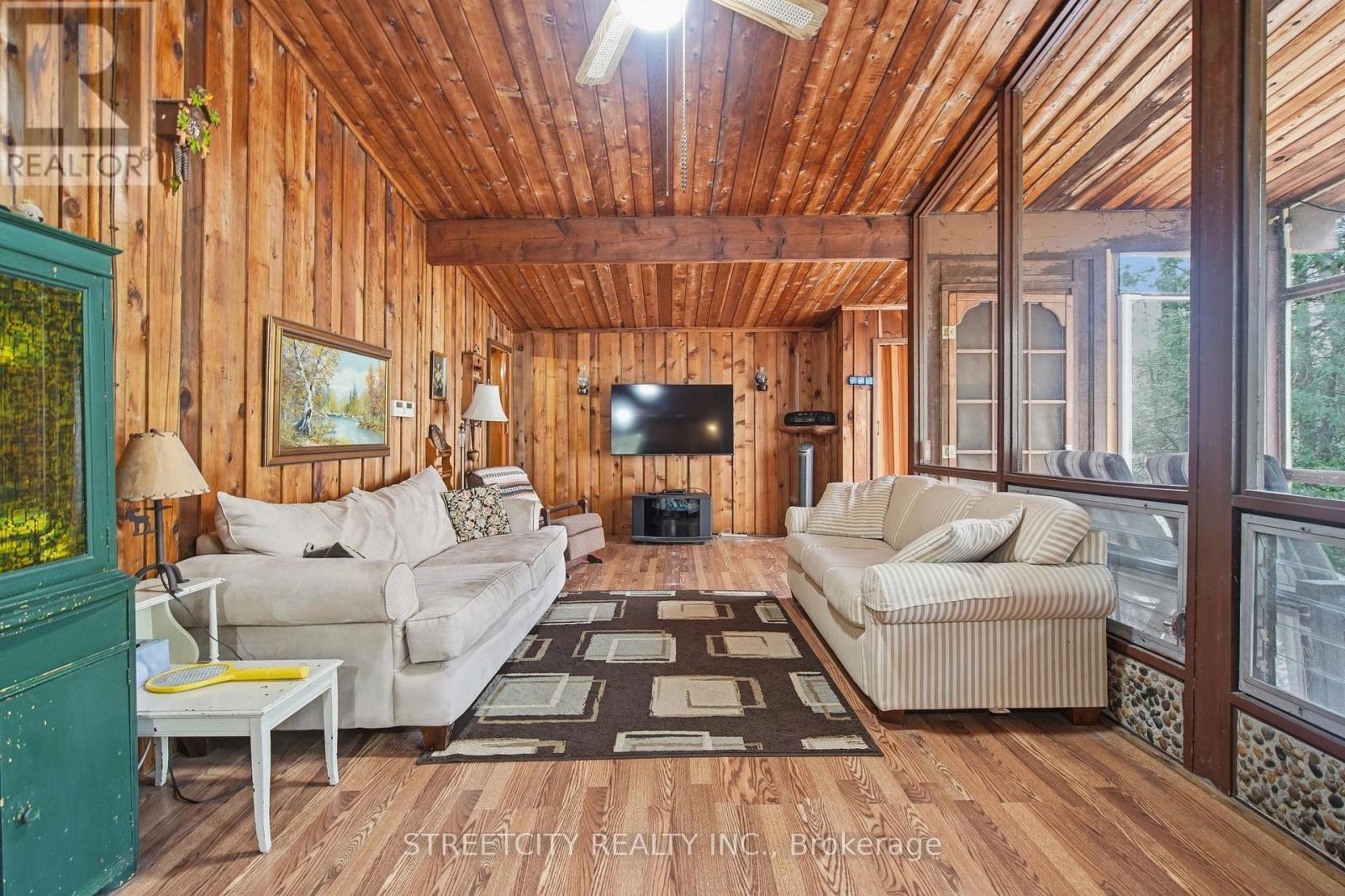 6418 Robert Avenue, Lambton Shores, Ontario  N0N 1J0 - Photo 10 - X12975180