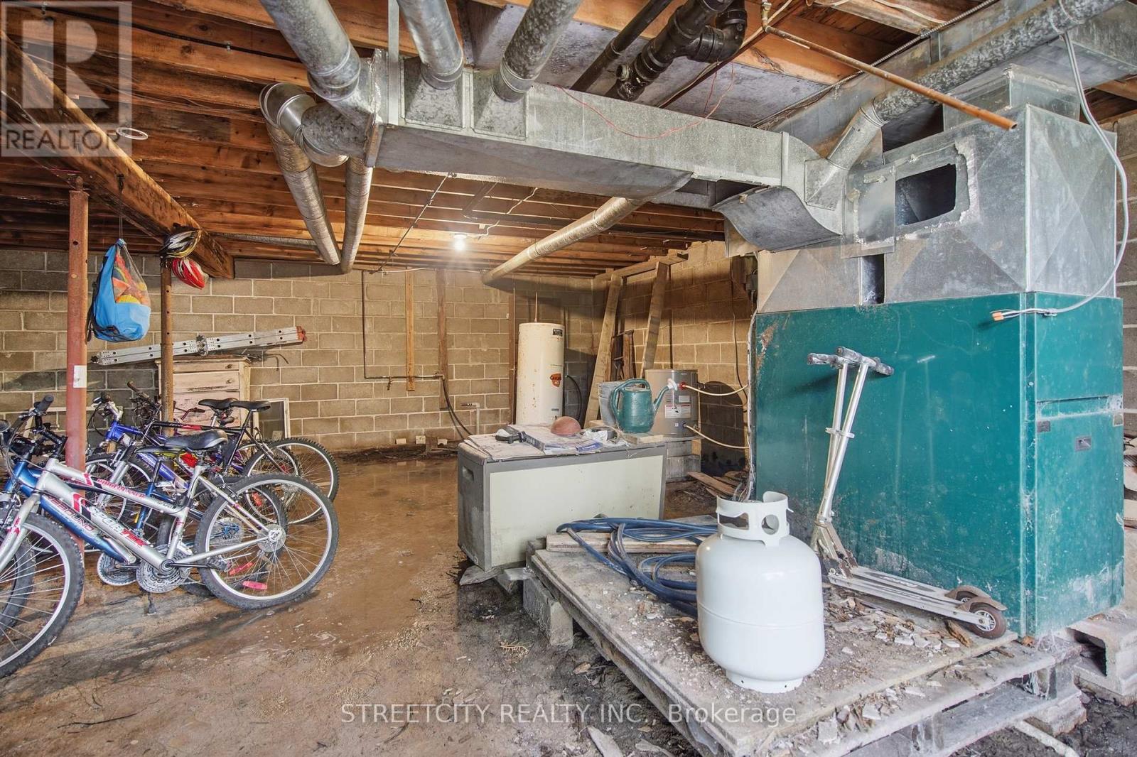 6418 Robert Avenue, Lambton Shores, Ontario  N0N 1J0 - Photo 21 - X12975180