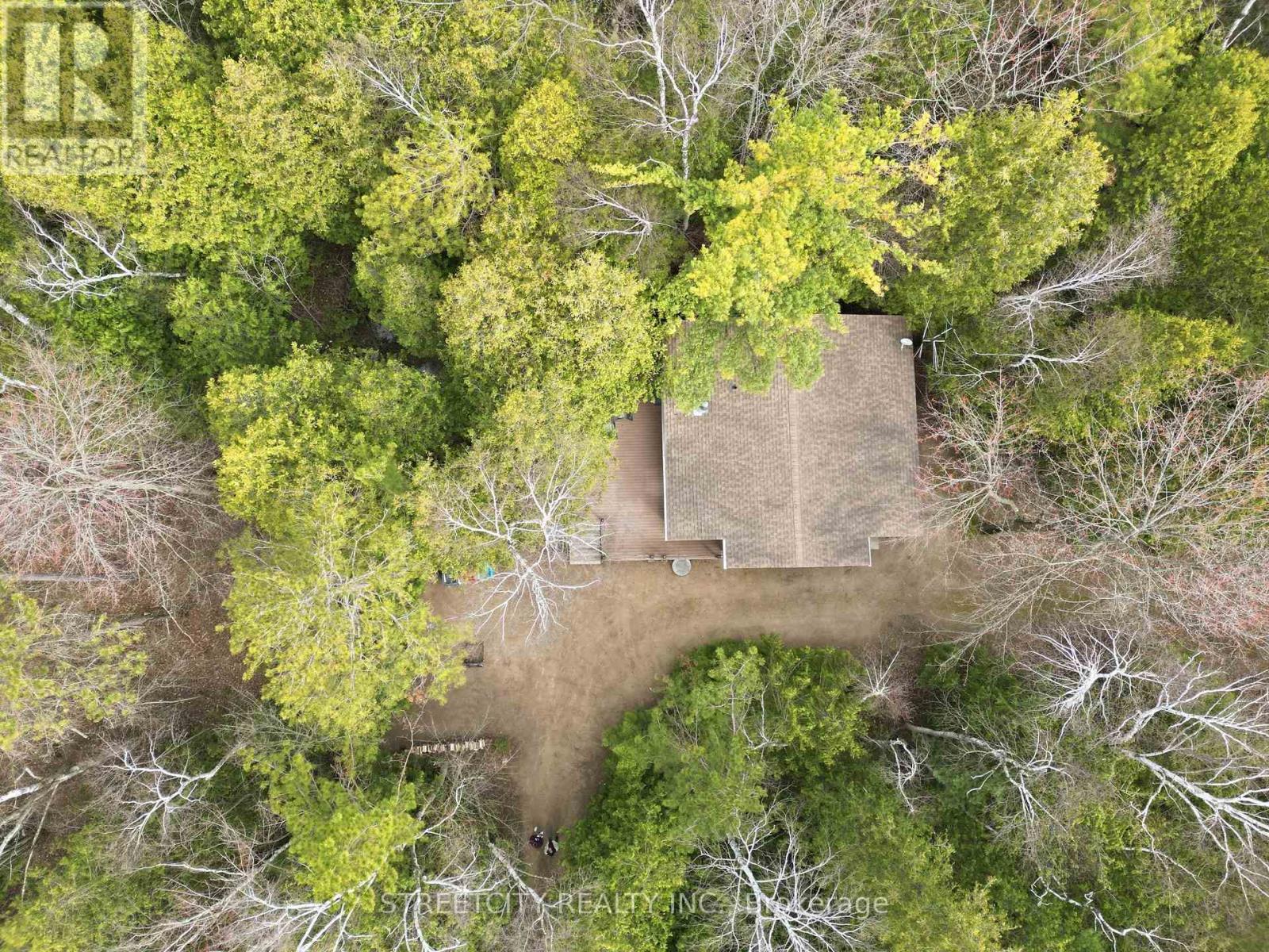 6418 Robert Avenue, Lambton Shores, Ontario  N0N 1J0 - Photo 29 - X12975180