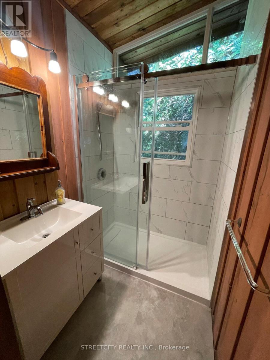 6418 Robert Avenue, Lambton Shores, Ontario  N0N 1J0 - Photo 33 - X12975180