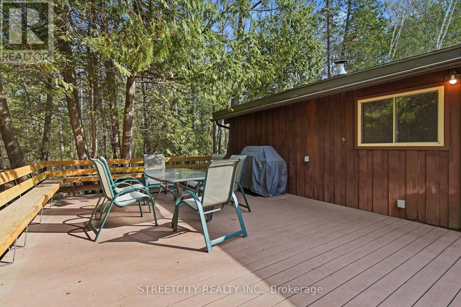 6418 Robert Avenue, Lambton Shores, Ontario  N0N 1J0 - Photo 6 - X12975180