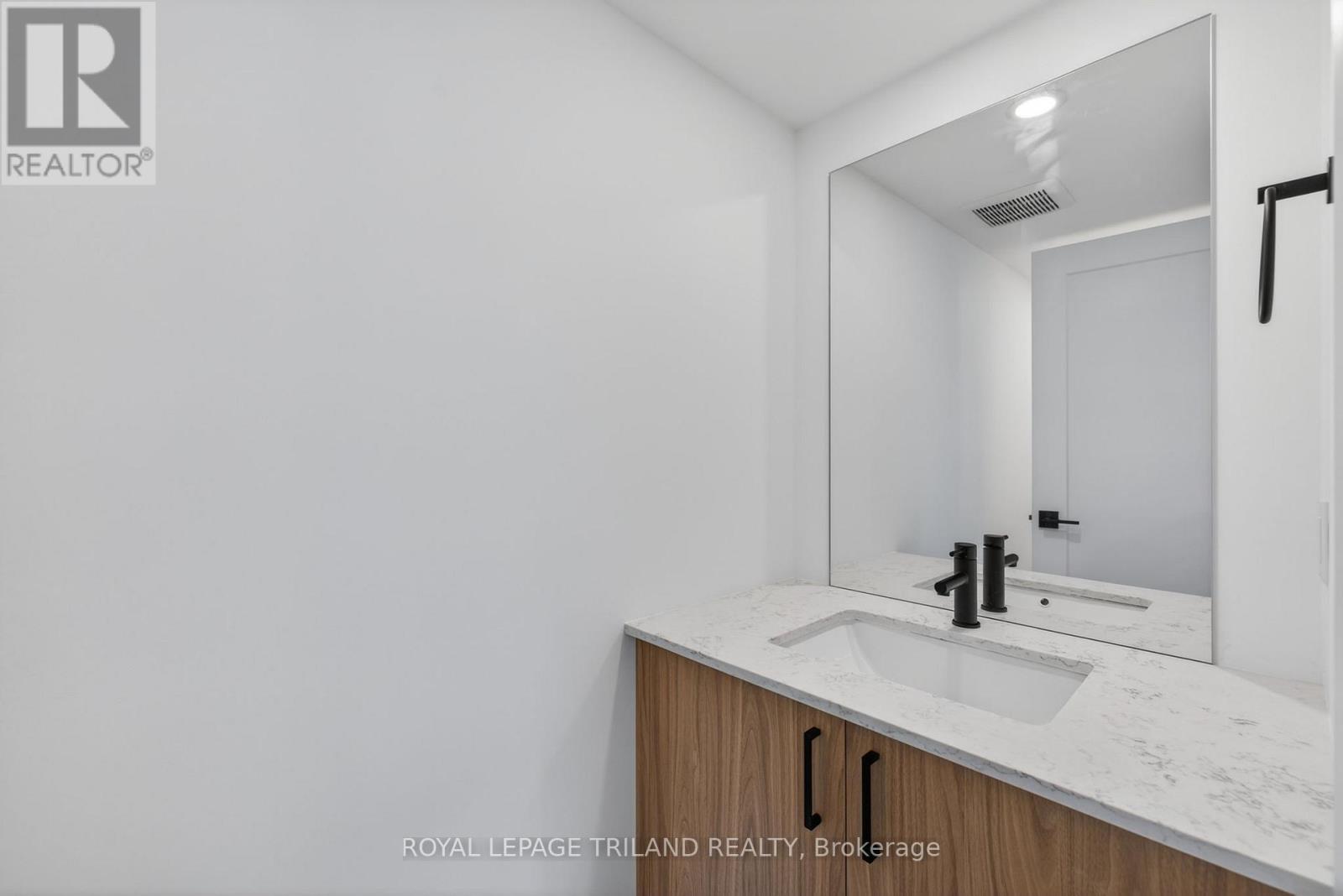 14 Lundy Lane, London South, Ontario  N6C 3G5 - Photo 35 - X12975186