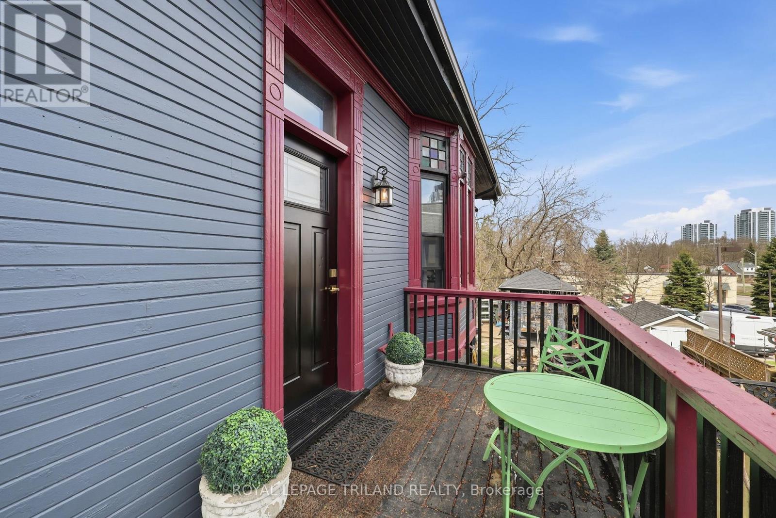 108 Mcclary Avenue, London South (South F), Ontario  N6C 1P8 - Photo 5 - X12975268