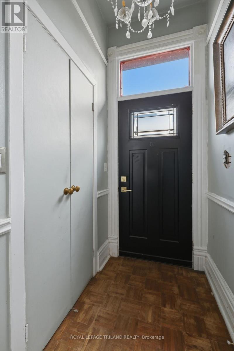 108 Mcclary Avenue, London South (South F), Ontario  N6C 1P8 - Photo 7 - X12975268