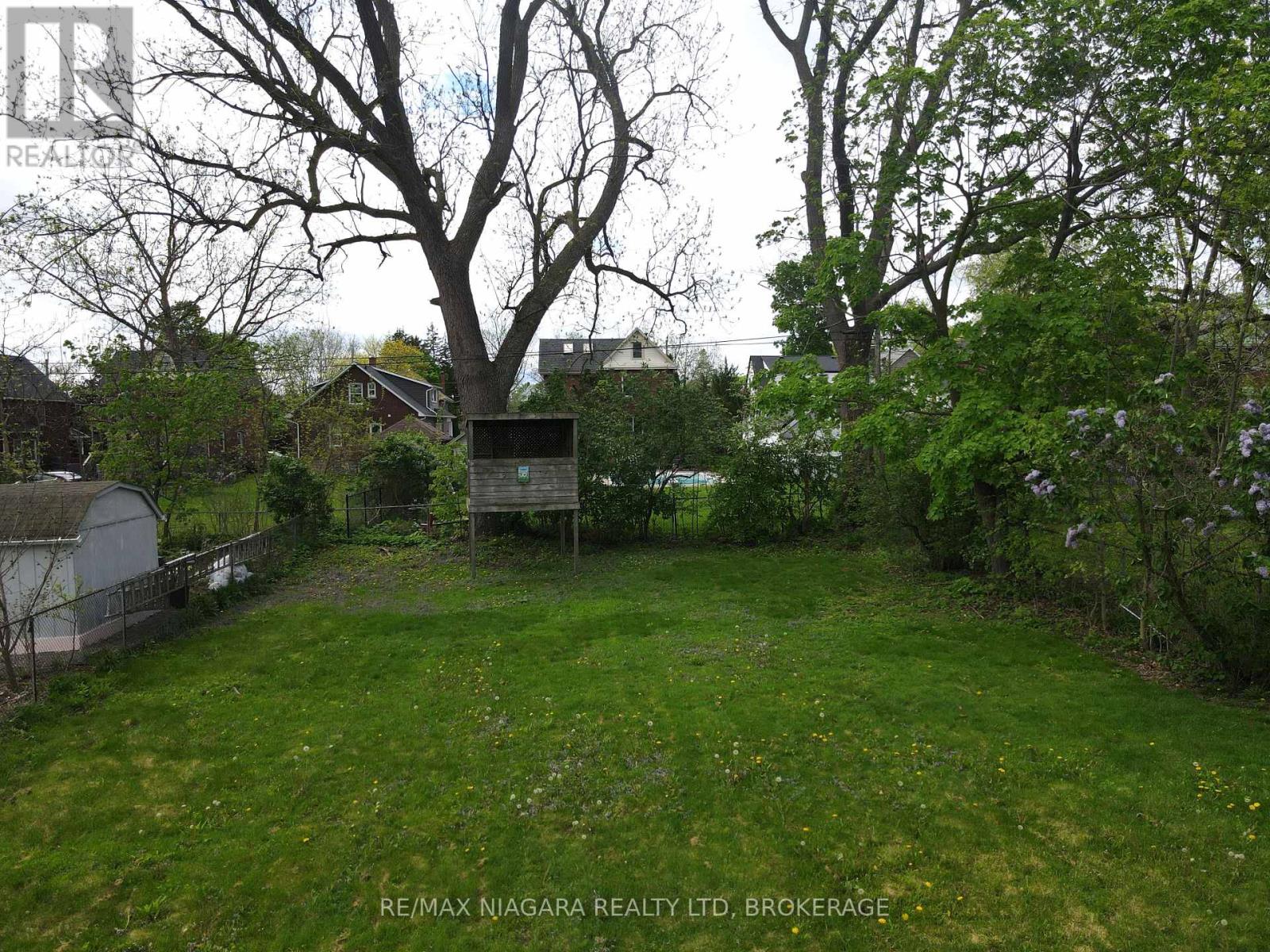 21 Highland Avenue, Fort Erie, Ontario  L2A 2X6 - Photo 17 - X12313299