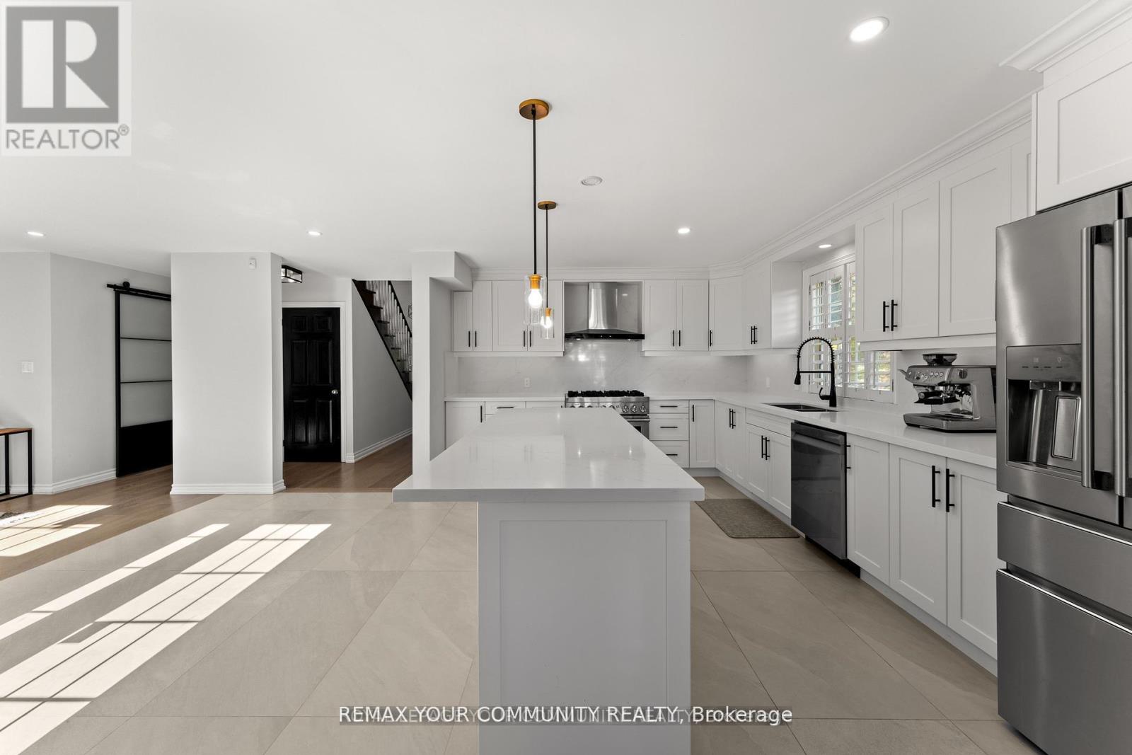 1645 Acorn Lane, Pickering, Ontario  L1Y 1A7 - Photo 10 - E12975160