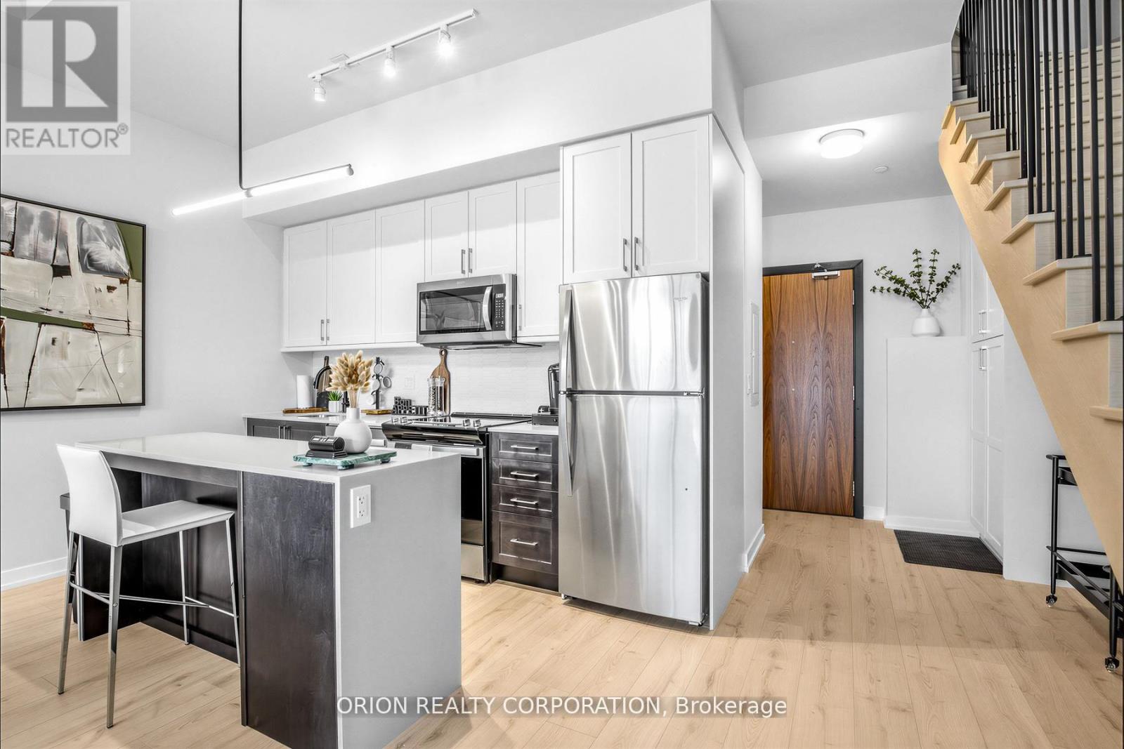 110 - 201 Brock Street S, Whitby, Ontario  L1N 4K2 - Photo 3 - E12975216