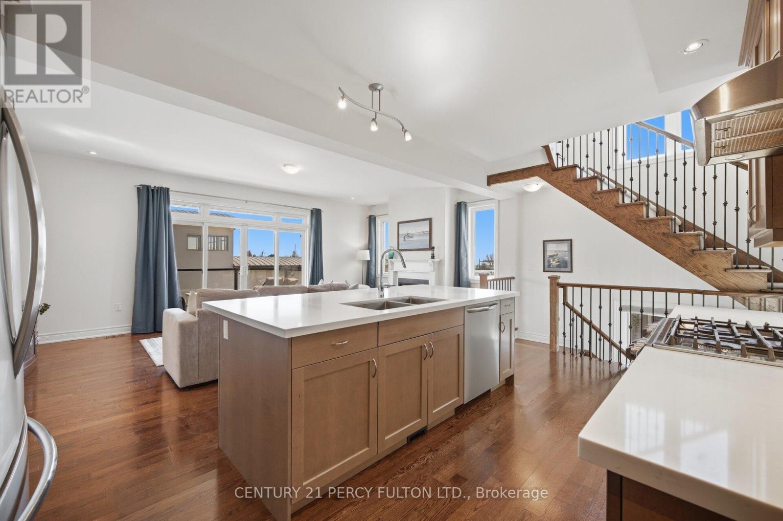 1281 Wharf Street, Pickering, Ontario  L1W 1A2 - Photo 4 - E12975302